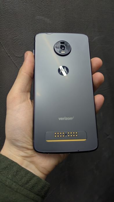 Легенда Motorola Moto Z4 4/128GB