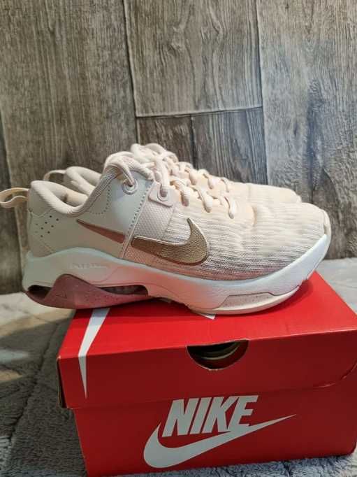 Damskie buty do biegania Nike Performance Zoom Bella 6 38