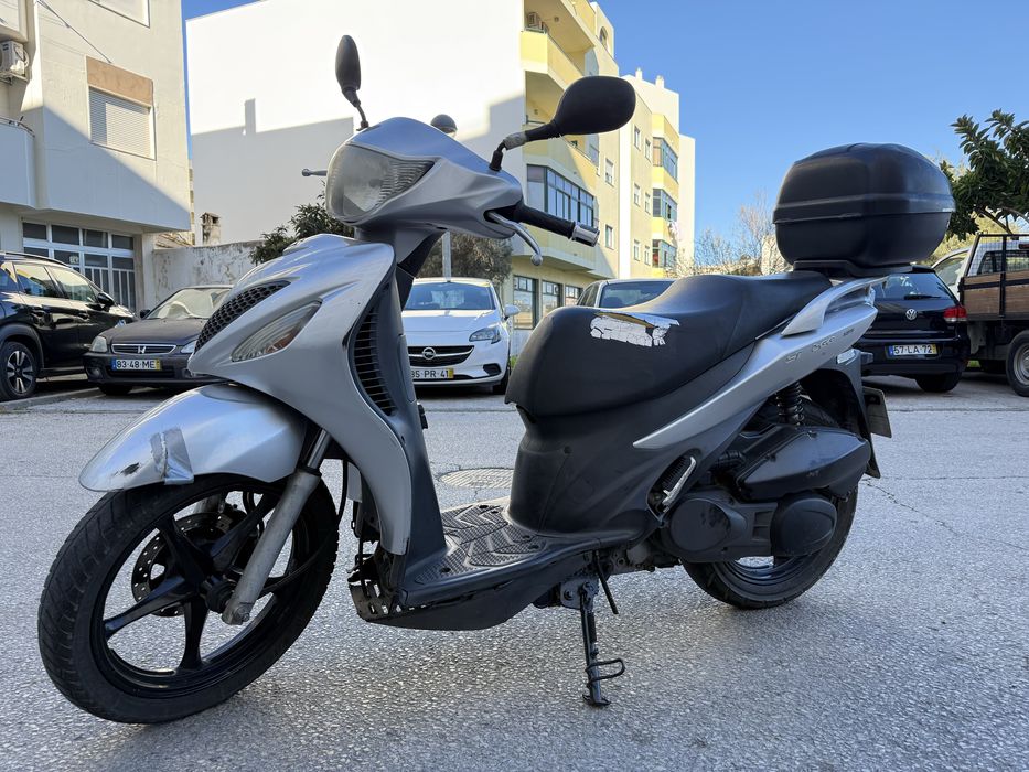 Suzuki UX 125 | 2012 | 57.000 km | 800€ (Negociável)