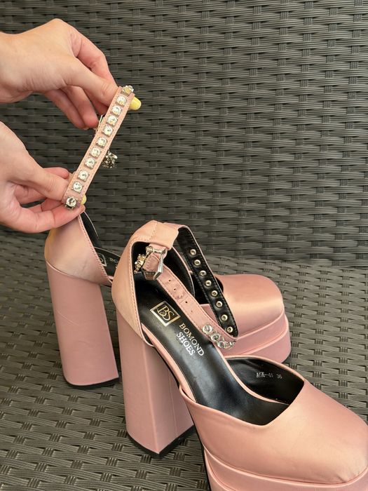 Туфлі  Versace атласні 36р