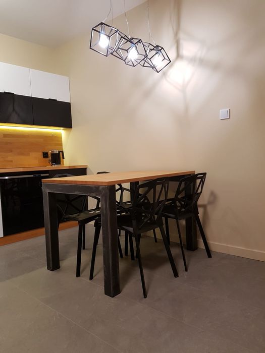 Nowoczesny Apartament w Centrum