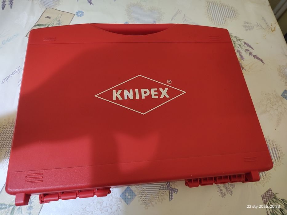 Zestaw do zarabiania kabli HDMI plus walizką KNIPEX