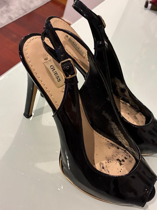Sandalia Guess verniz preto