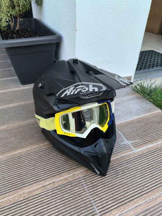 Capacete Airoh Wraap + Óculos Blast XR1