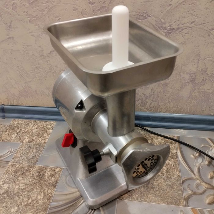 Мясорубка промышленная Equipe, Fama FTS107E