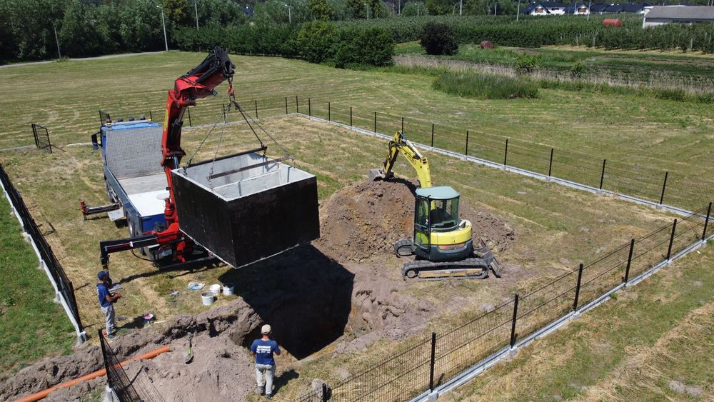 Zbiornik na deszczówkę wodę szambo szamba betonowe Kanał Piwnica Ogród