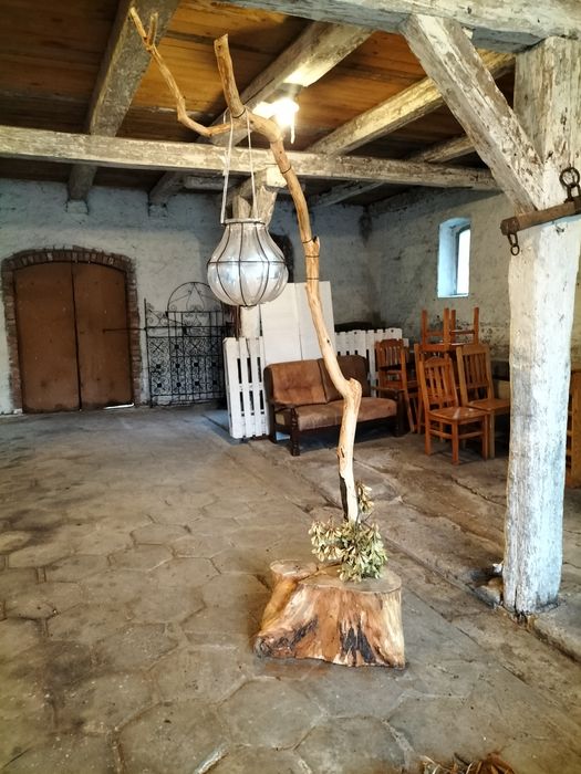 Lampa ozdobna z drewna