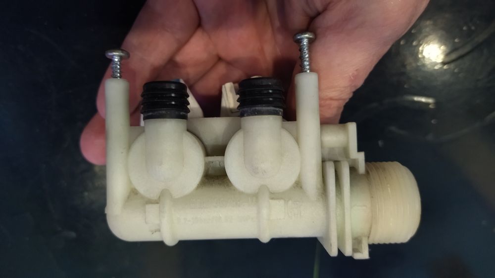 блок клапанів пралки