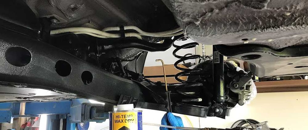 Konserwacja podwozia samochodów zabezpieczenie antykorozyjne