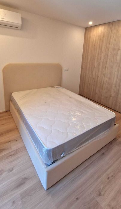Camas De Casal Estofadas ALTA GAMA - MODELO LISA REDONDA - Top de Gama 190x140m Estrado Incluído!! 289 €
