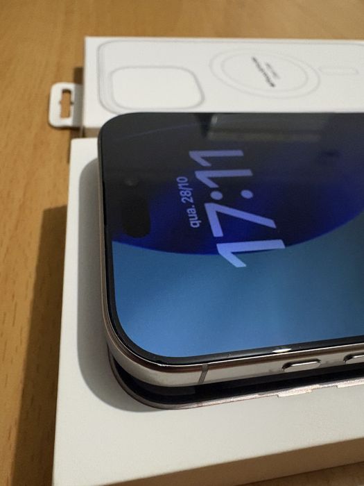 iPhone 16 Pro Max 256GB Titânio | 94% Bateria | Capa Apple MagSafe Oferta