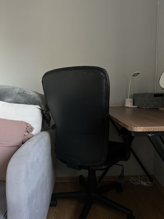 Krzeslo/fotel czarne w bardzo dobrym stanie