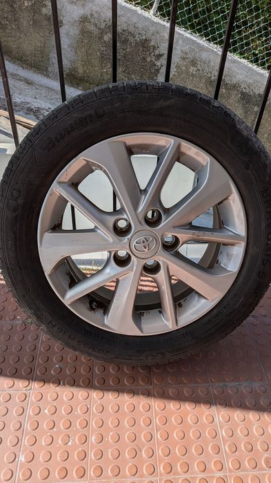 Jantes Originais Toyota Auris 16" + Pneus Barum 205/55 R16