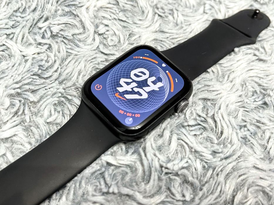 Apple Watch SE (44 mm) LTE, отличное состояние! A2354