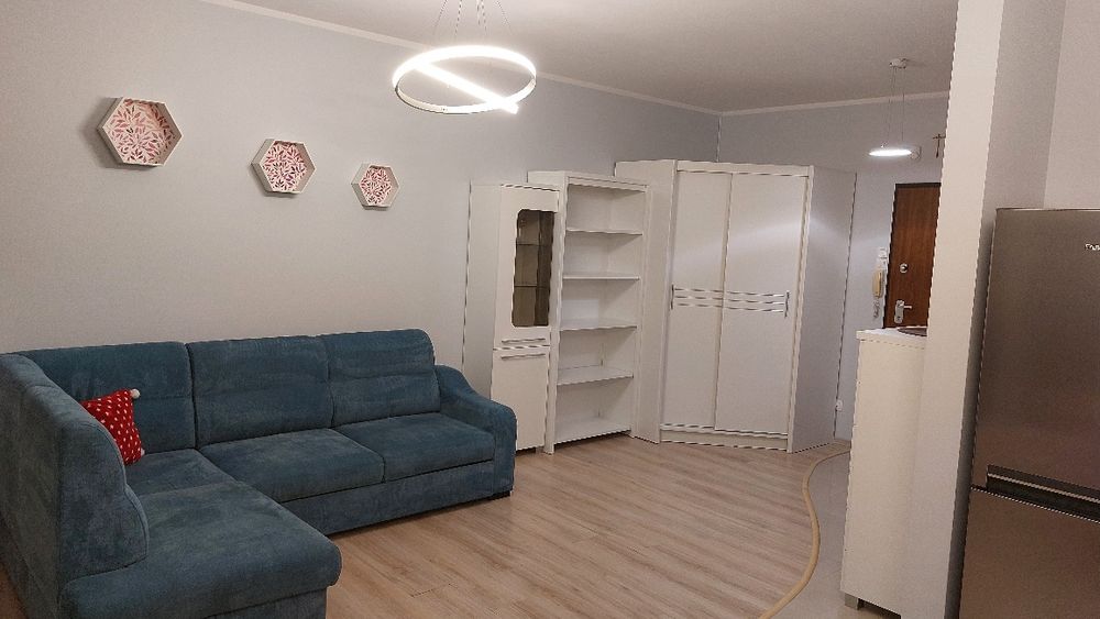Wynajmę kawalerkę z miejscem  postojowym w garażu  w centrum  Płocka