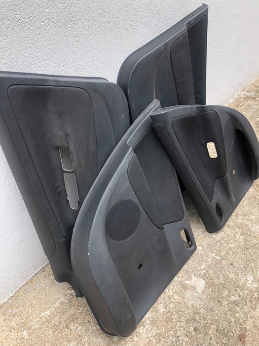 Conjunto De 4 Quartelas / Forra Peugeot 207 em bom estado