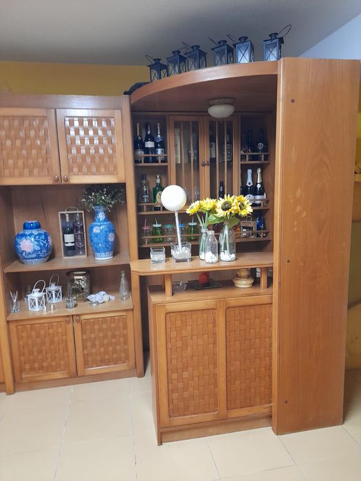 Móvel bar em madeira