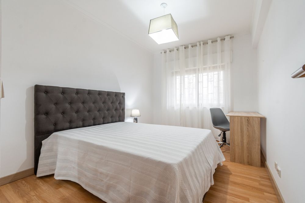 Quarto em São Marcos, próximo Tagus Park