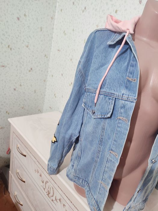 Продам джинсовую куртку Guess женскую  р L-48