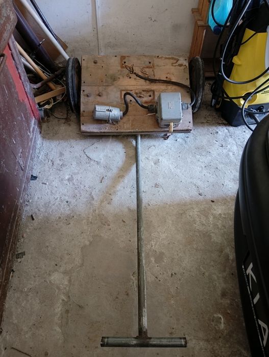 Wózek do silnika elektrycznego