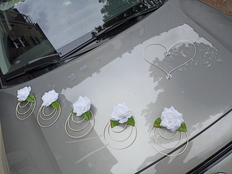 Dekoracja biała  na auto
