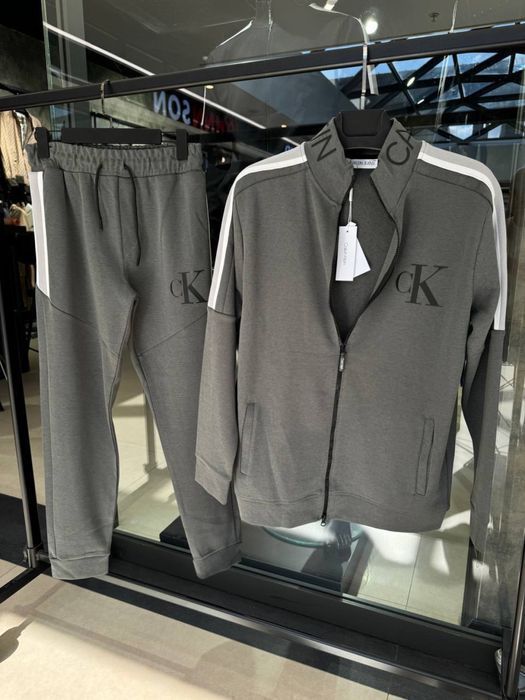 РАСПРОДАЖА! CLAVIN KLEIN серый мужской костюм спортивный оригинал