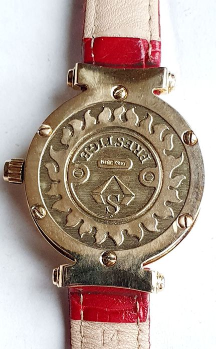 Продам золотые женские часы