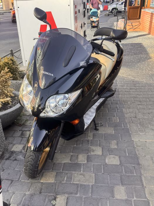 Макси-скутер Honda Forza 250 MF10