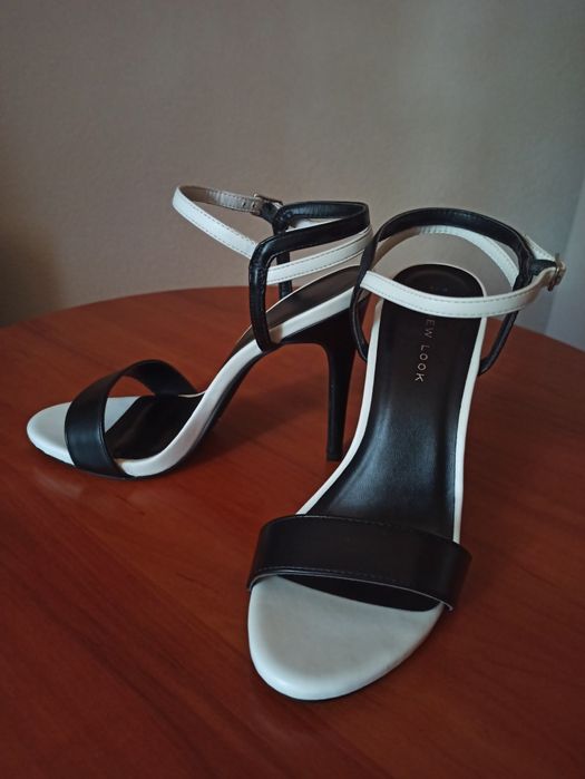 Sandały na szpilce New look biało czarne rozmiar 38