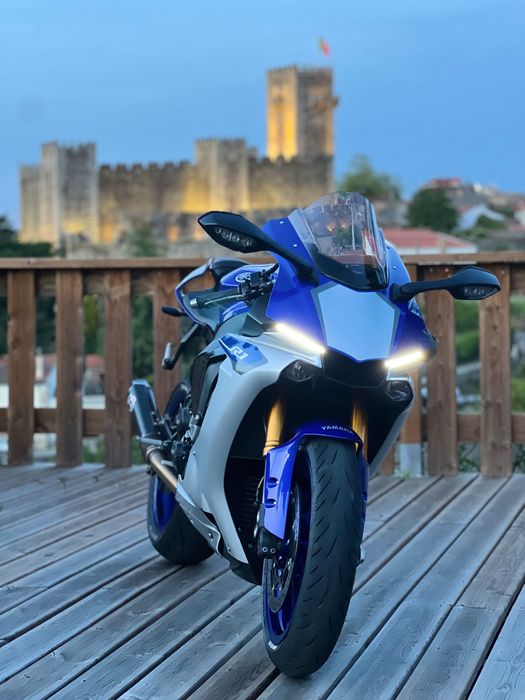 Yamaha R1 Cross plane