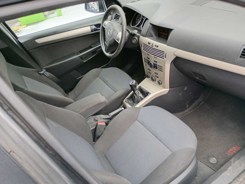 Opel Astra h 1.6 2008 rok . Bez wkładu finansowego !