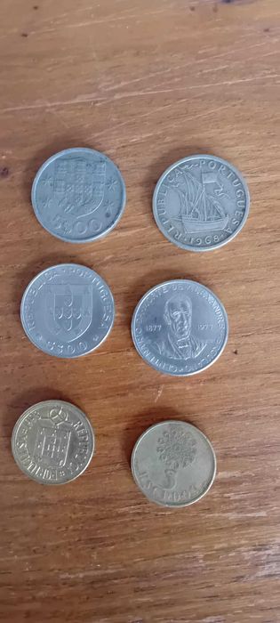 conjunto de moedas de escudo