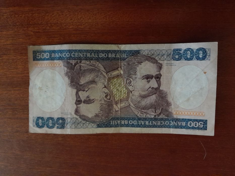 Moedas antigas e nota