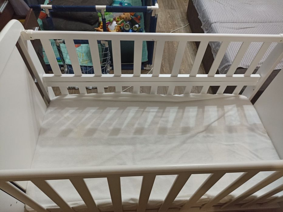 Продам детскую кроватку