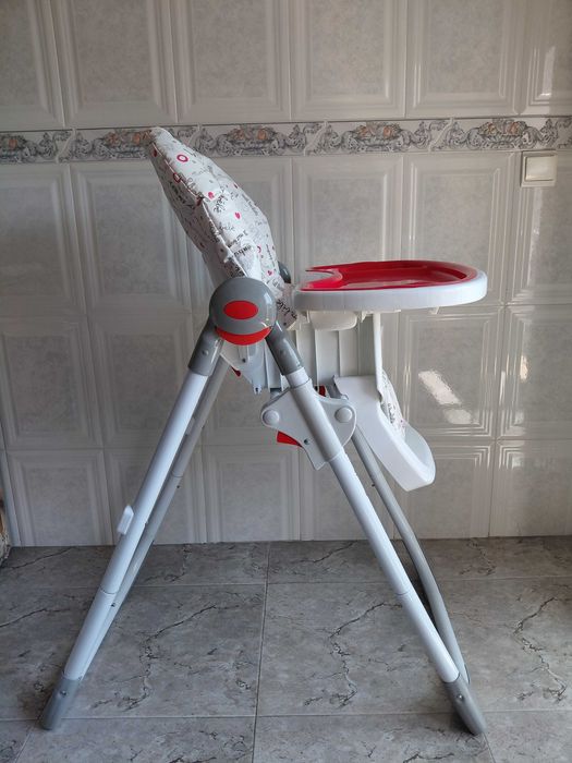 Cadeira de refeição para bebé