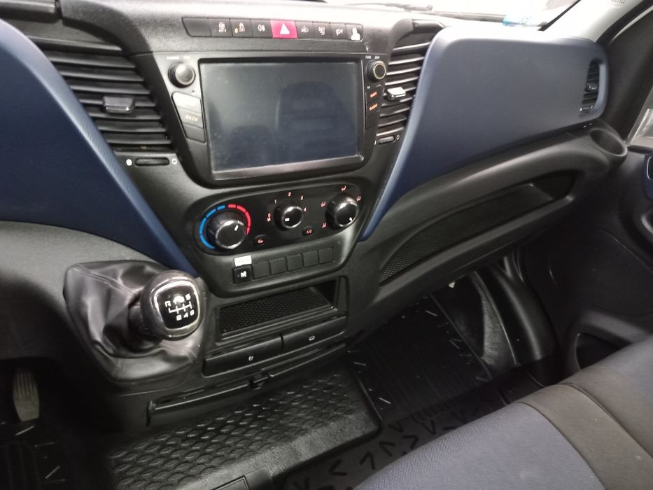 Iveco 35n14 gnc  equipada com maquina  de limpeza alta pressao