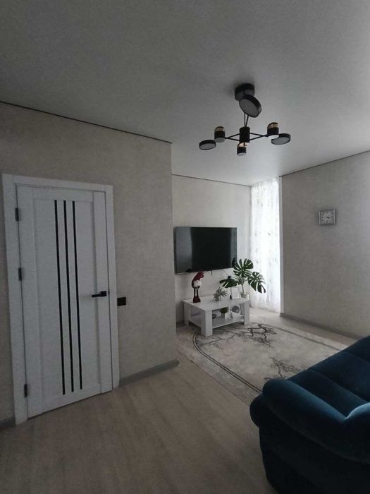 Продам 1 кімнатну, простору квартиру в Скай Сіті на Варненській