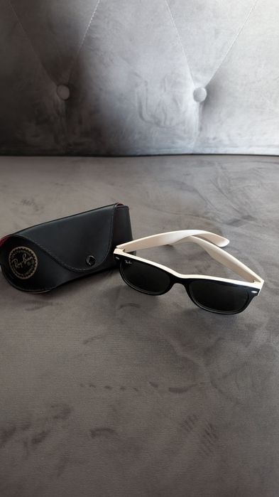 Óculos de sol Rayban preto e branco
