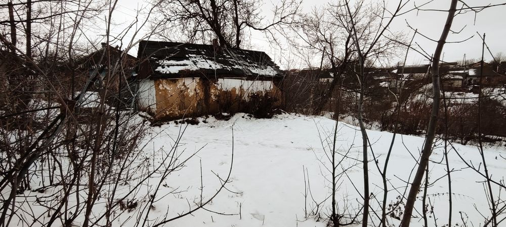 Продам земельну ділянку з старим будинком