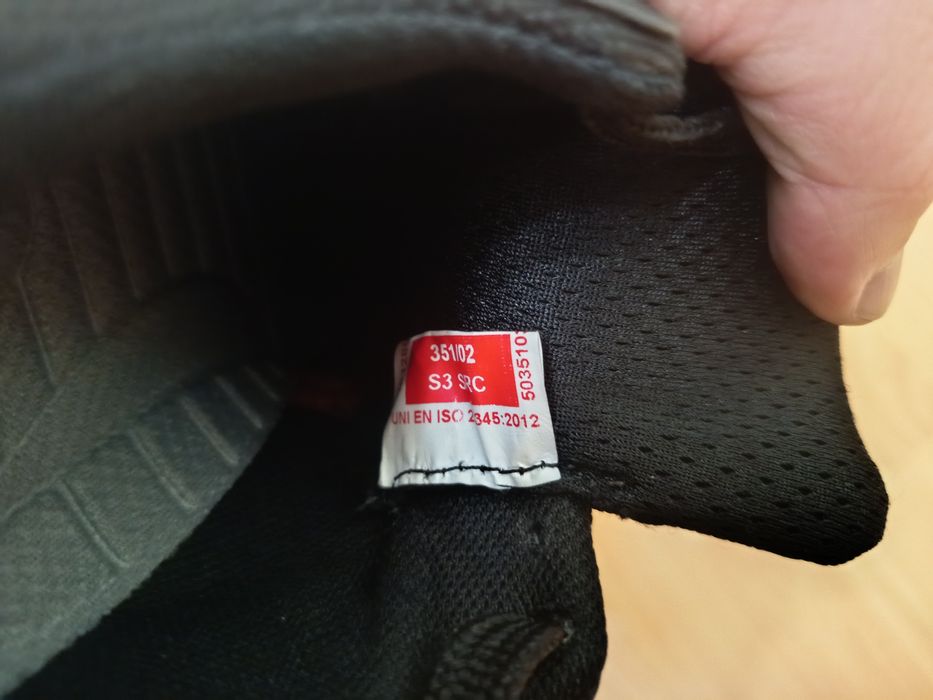 Продам якісне італійське взуття (трекінгові кросівки)ABOUTBLU S3 SRC, р. 36