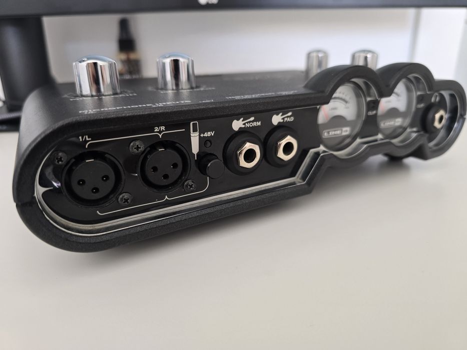 Line 6 POD Studio UX2 – Interface áudio USB / Estúdio