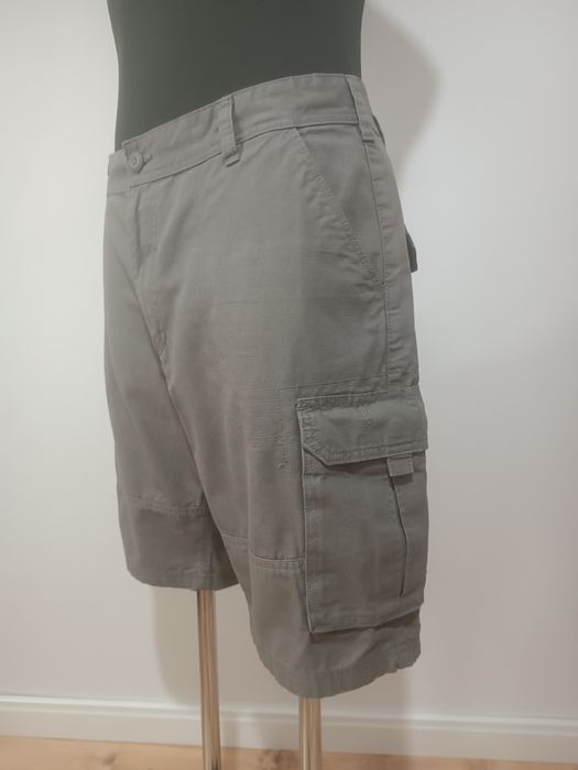 Oliwkowe męskie spodenki szorty cargo Denim Co używane XL/XXL