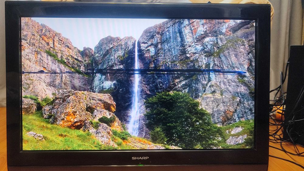 Телевизор Sharp LC-32SH7EBK с дефектом