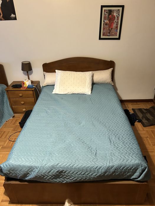 Cama de solteiro e secretaria dupla