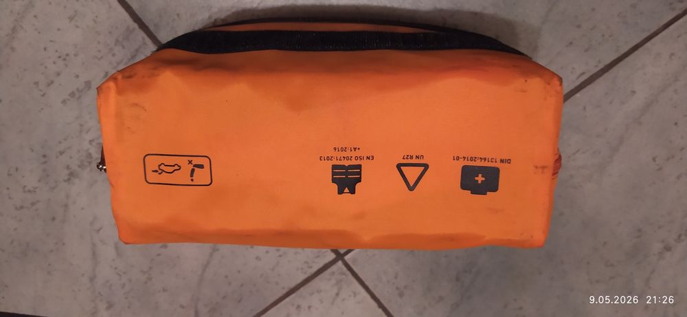 Apteczka trójkąt kamizelka Seat
