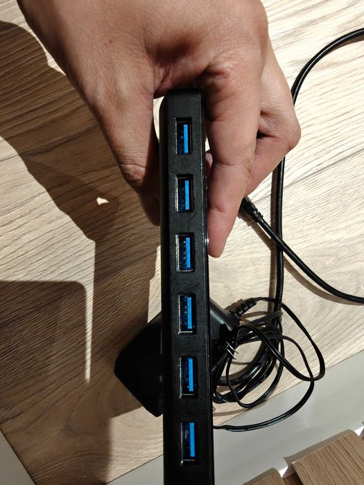 Hub USB TP-Link UH720.