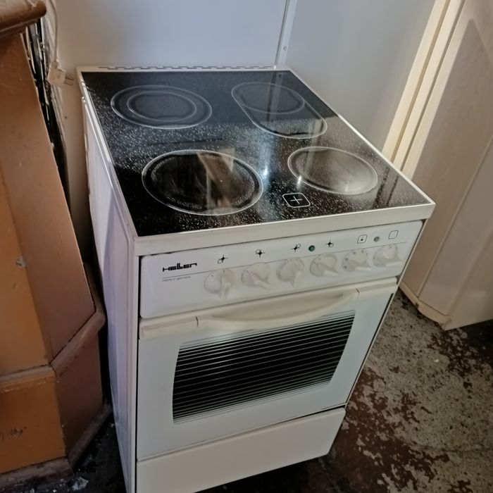 Kuchenka elektryczna z płytą ceramiczną