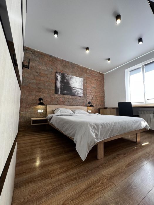 Вільно !Подобово сучасна квартира в центрі вул. Мельника,10