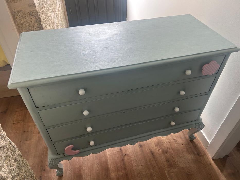 Comoda antiga recuperado