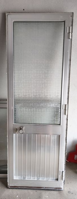 Porta alumínio com aro